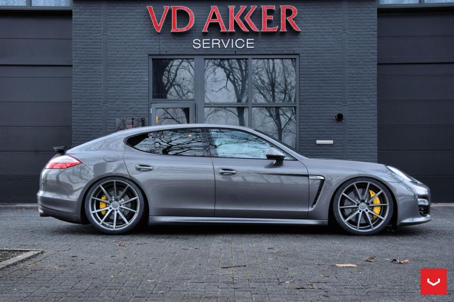  Porsche Panamera on Vossen Wheels (VFS1) 2017 года  (фото 10 из 11)